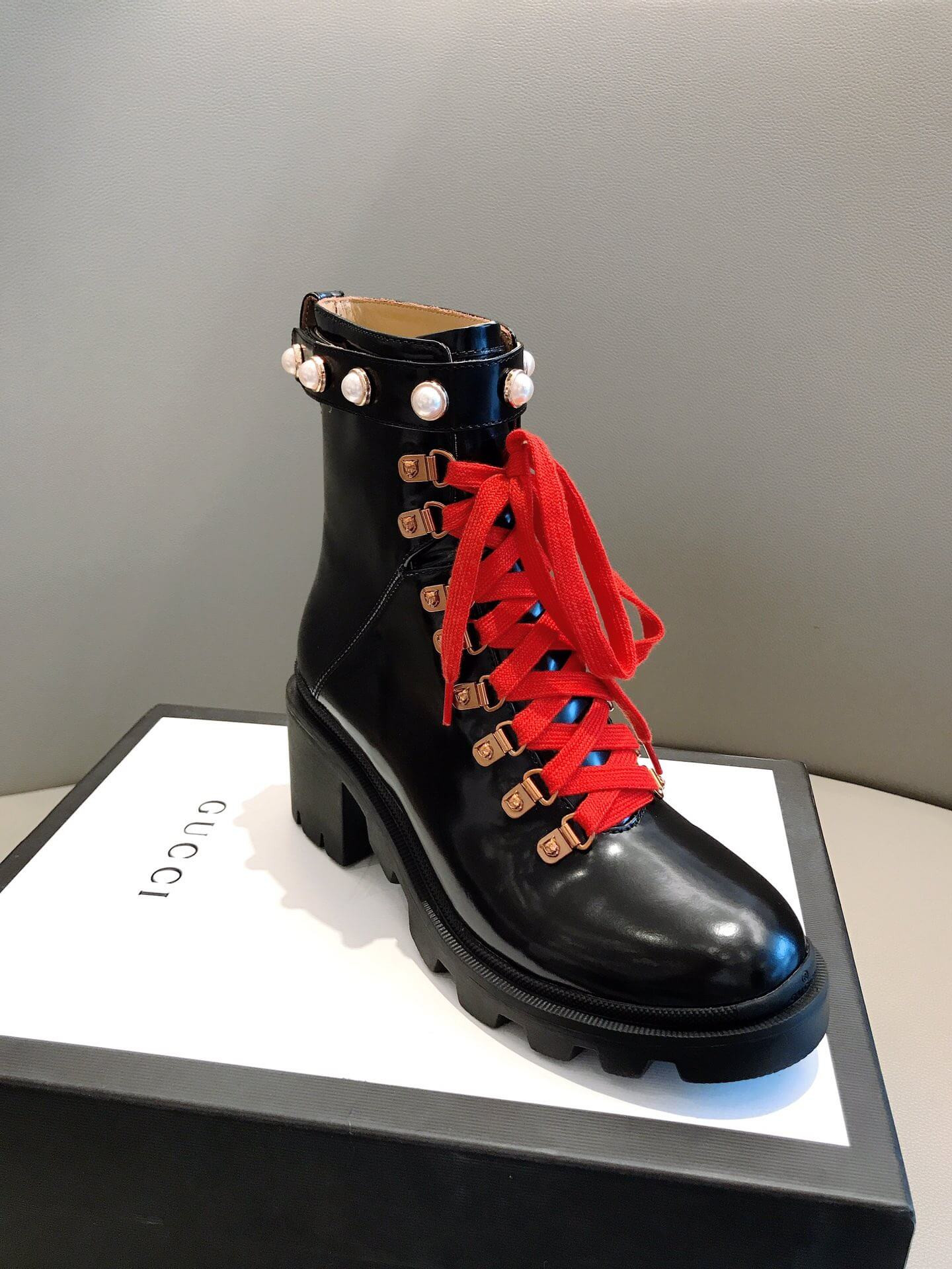 Gucci Leather Ankle Boot 497372
