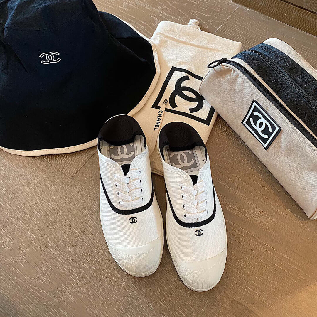 Chanel Vintage Lace-Ups G36143