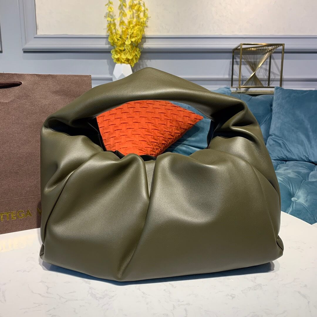 Bottega Veneta The Shoulder Pouch Small Leather Bag 610524