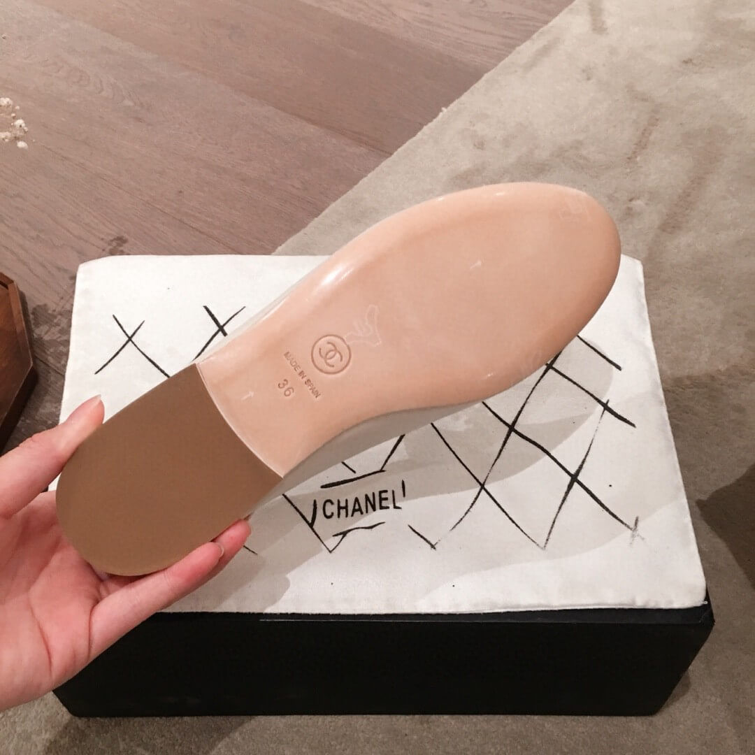 Chanel Chain Logo Lambskin Leather Loafers G403471