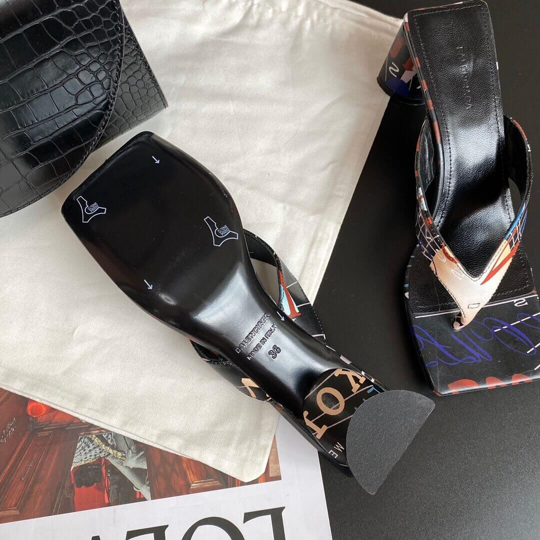 Balenciaga Logo T-bar sandals 434344-3