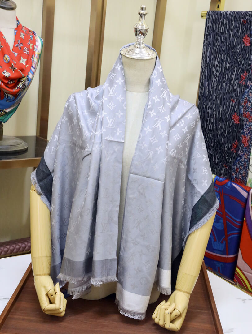 Louis Vuitton On The Edge Monogram Shawl M76371 M76372 M76465