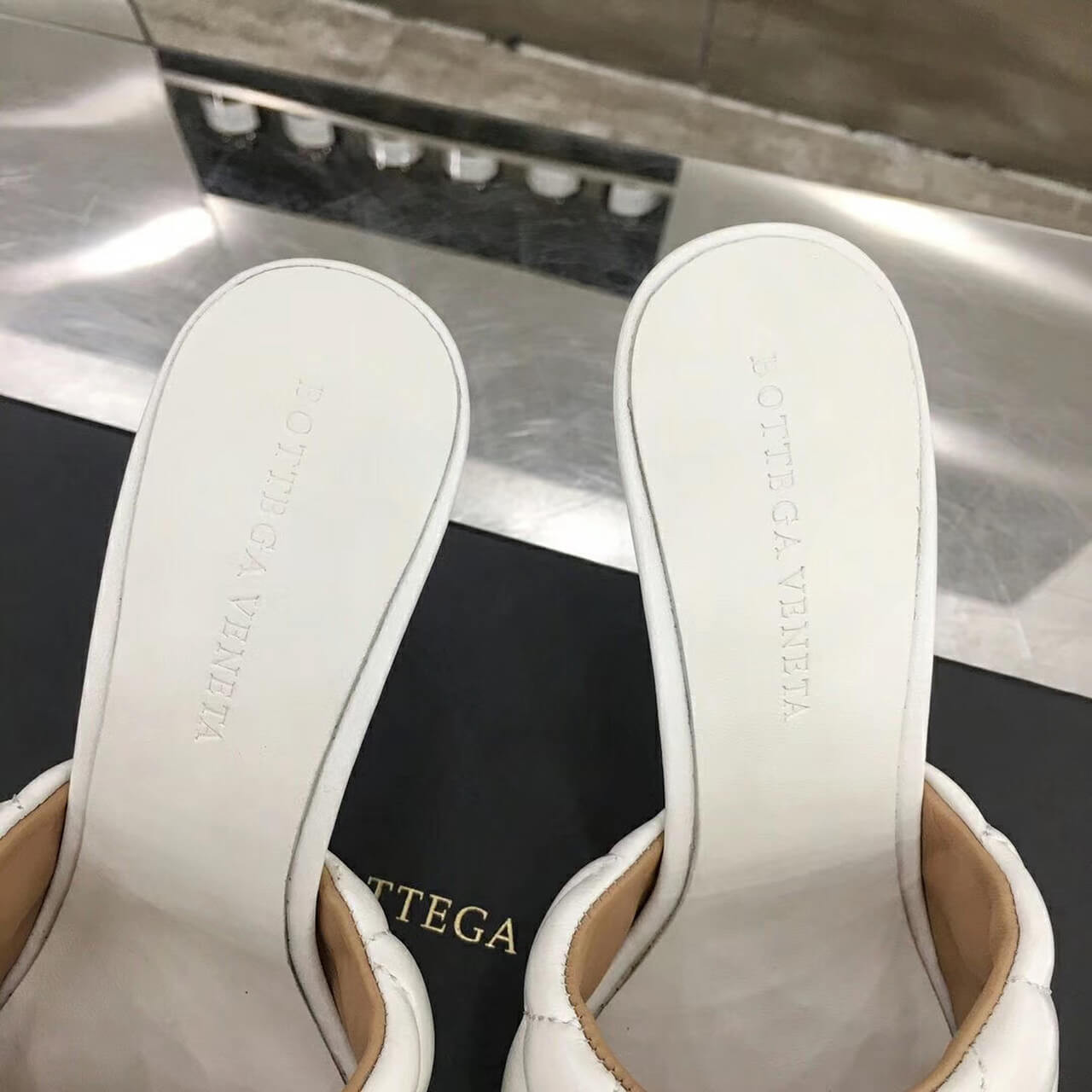 Bottega Veneta Puffy Dream Square Mules 592015