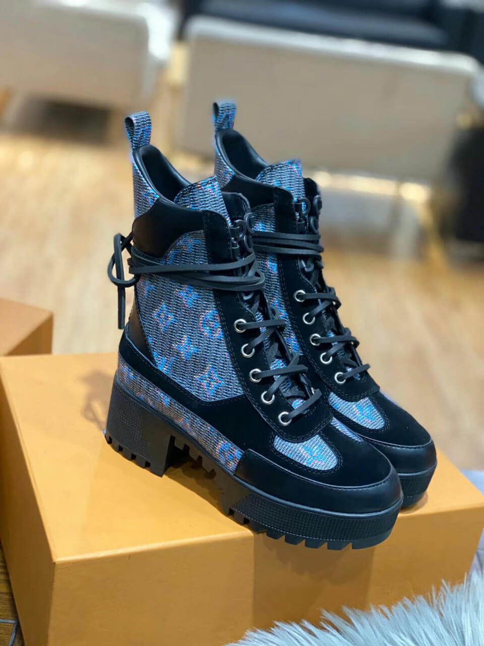 Louis Vuitton Laureate Desert Boot 1A5SM2