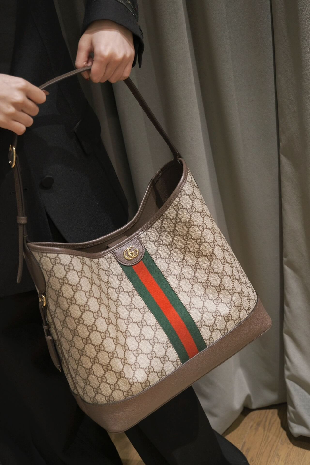 Gucci Ophidia GG Medium Shoulder Bag 781392