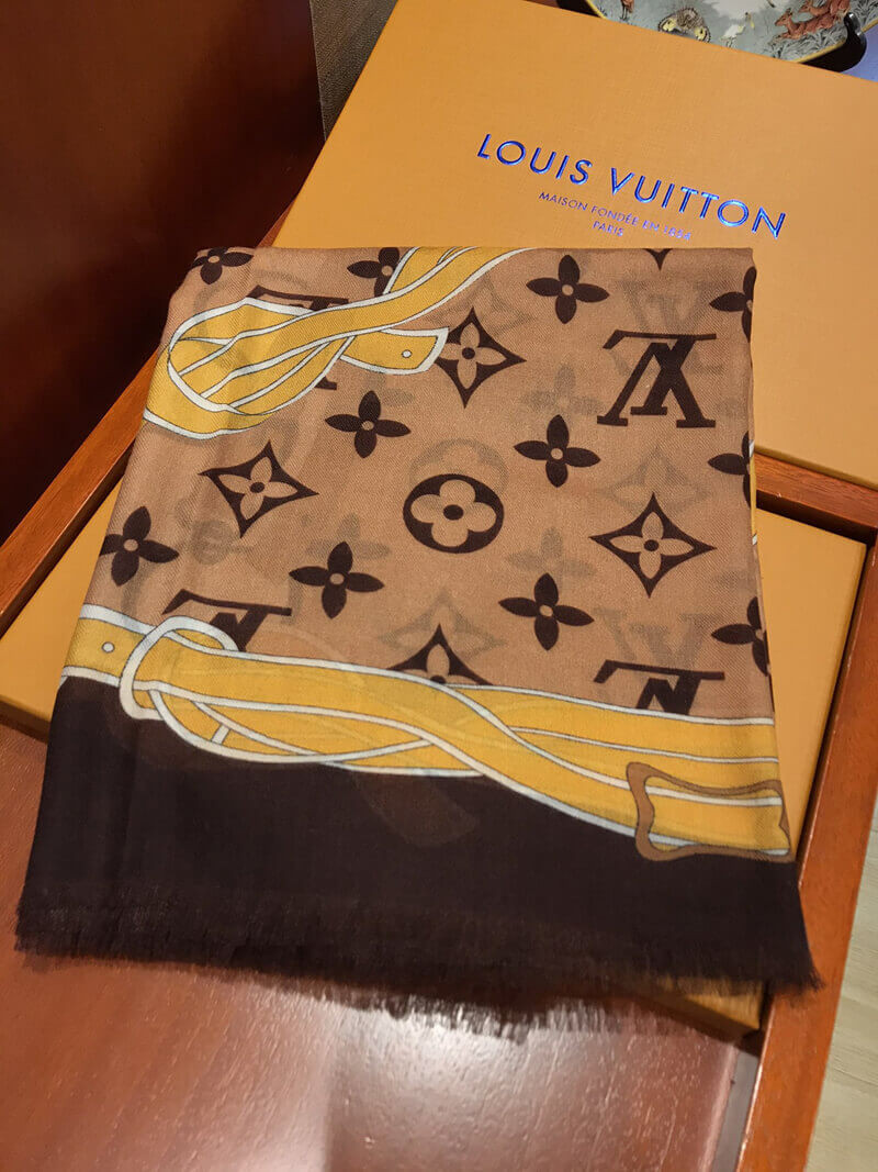 Louis Vuitton Monogram Classic Scarf 2453