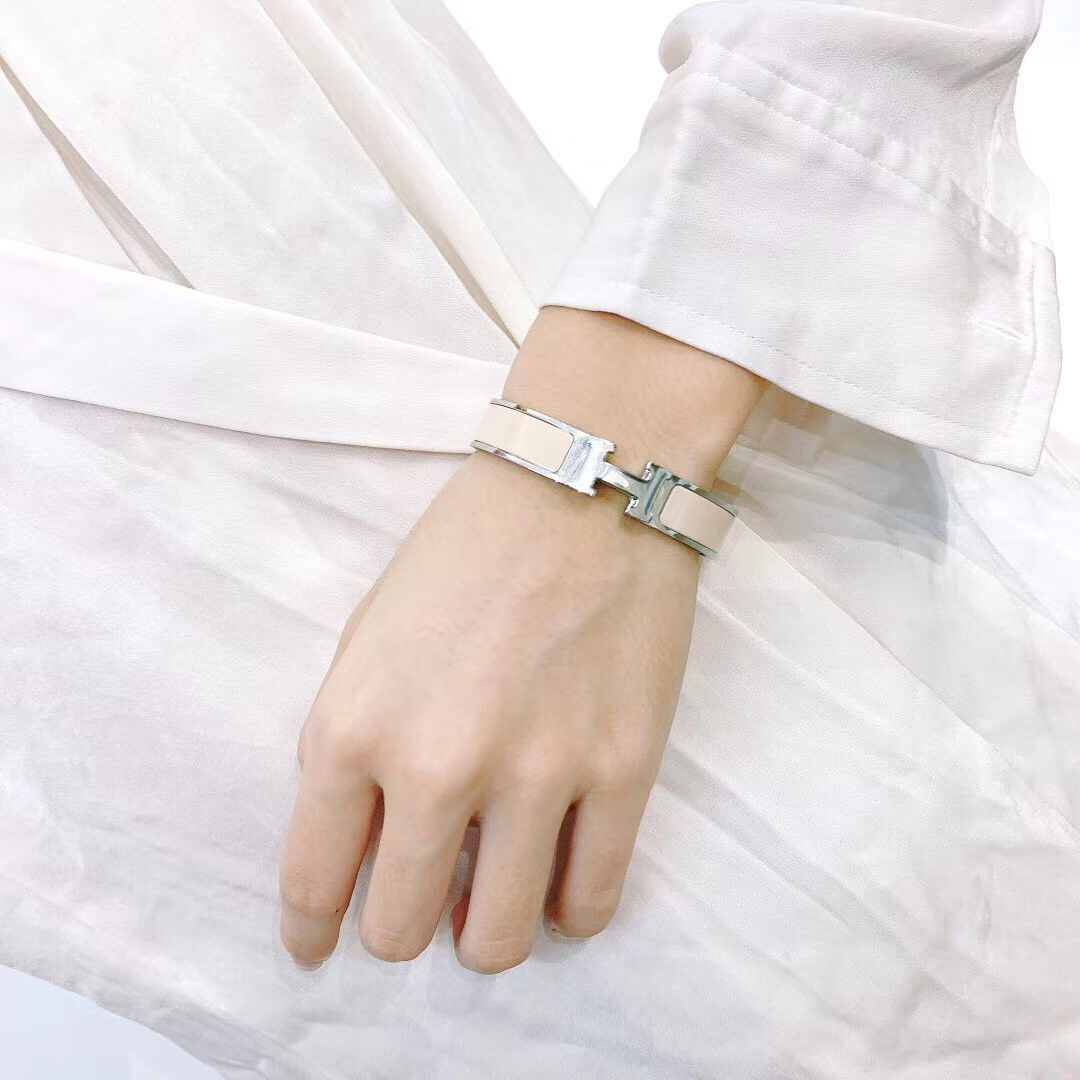 Hermes Narrow Clic H Bracelet Light Pink