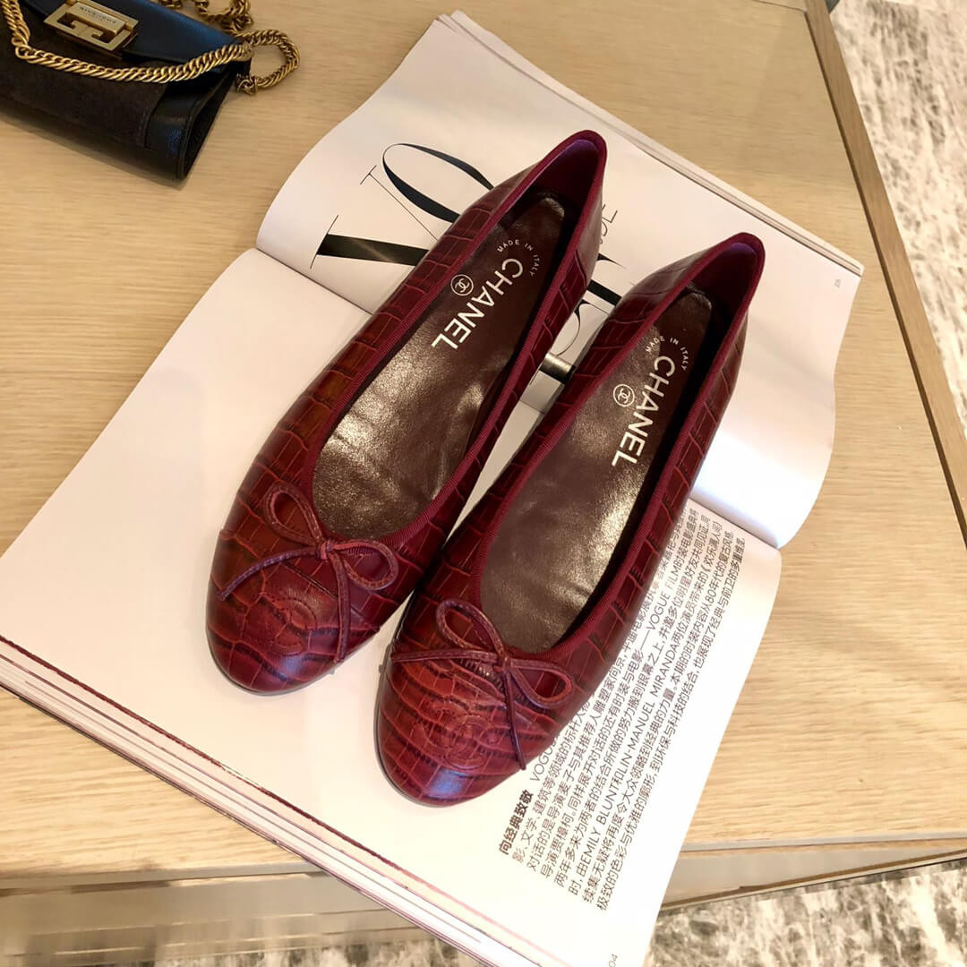 Chanel Crocodile Patent CC Cap Toe Flats Ballerinas G02819