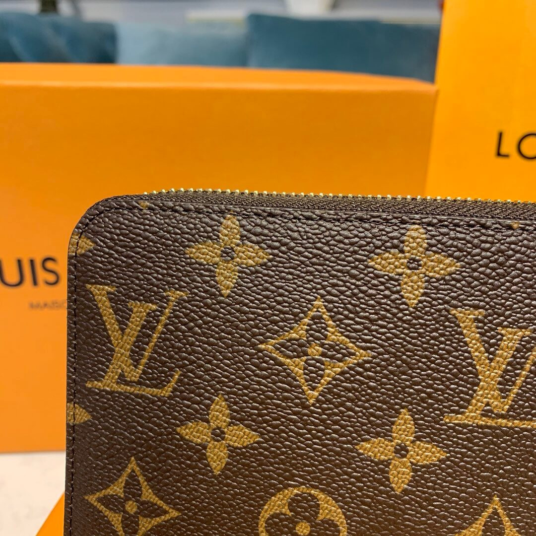 Louis Vuitton Monogram Canvas Zippy Wallet M42616