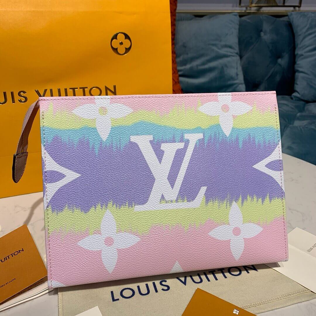 LV Escale Poche Toilette 26 M69136 M69137