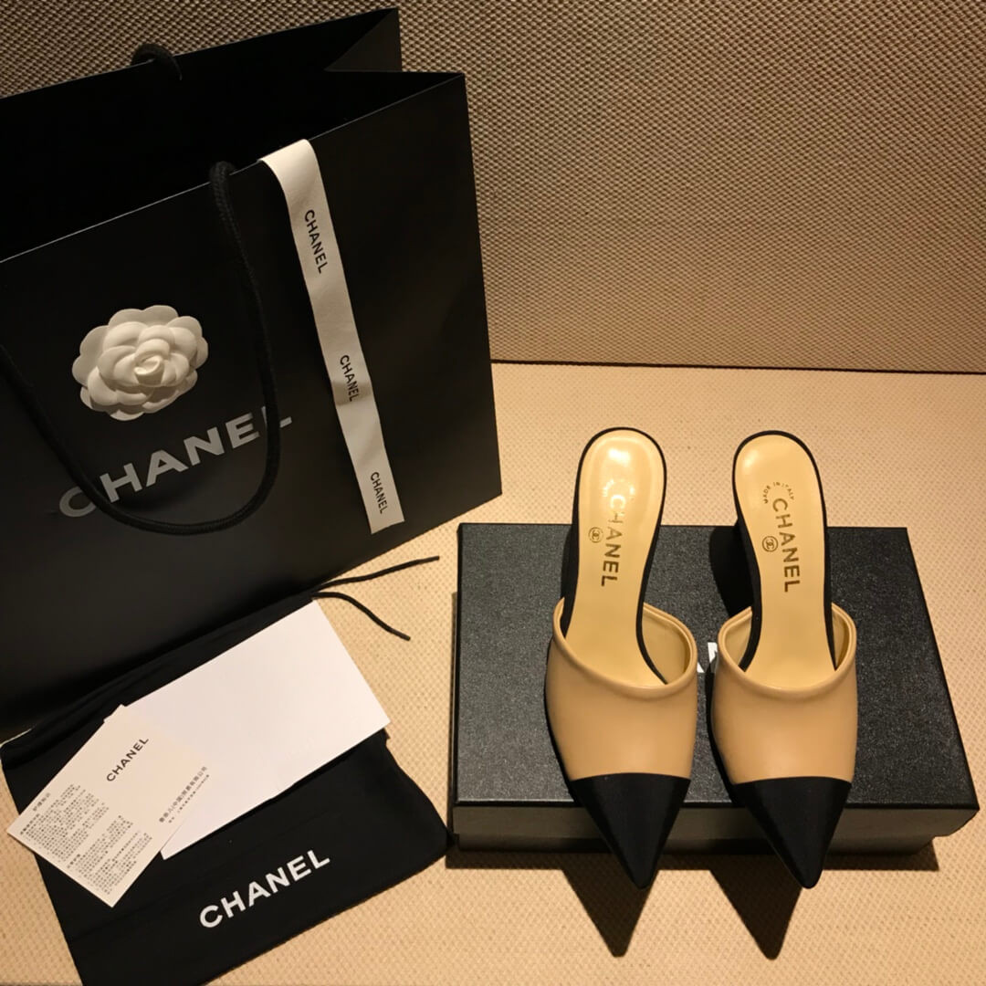 Chanel Pearl Mules G383421