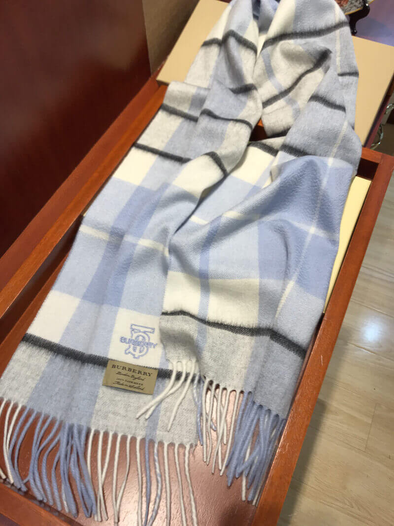Burberry Unisex Check Wool Scarf 2402
