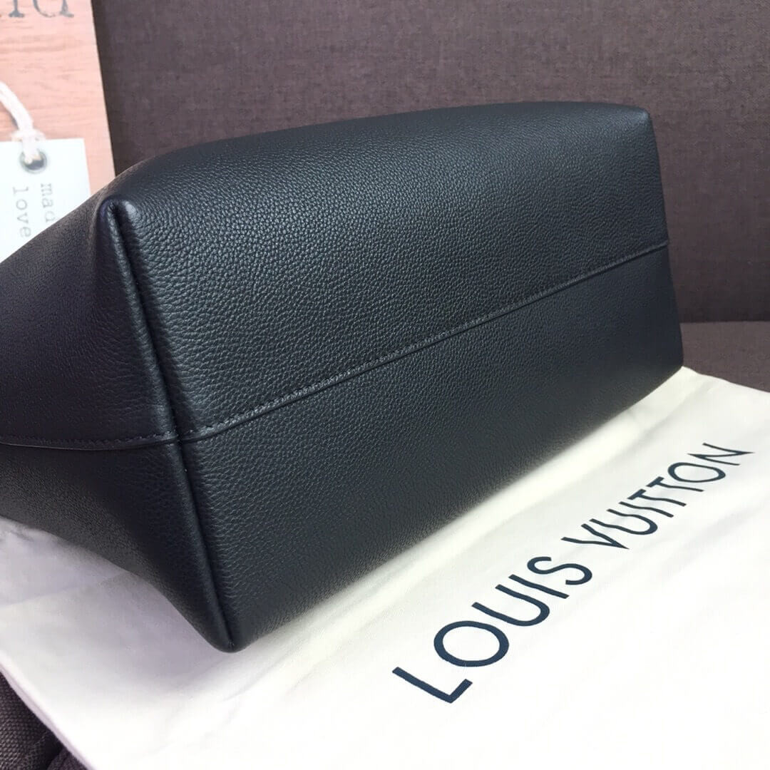 Louis Vuitton Lockme Hobo M52776 M44330