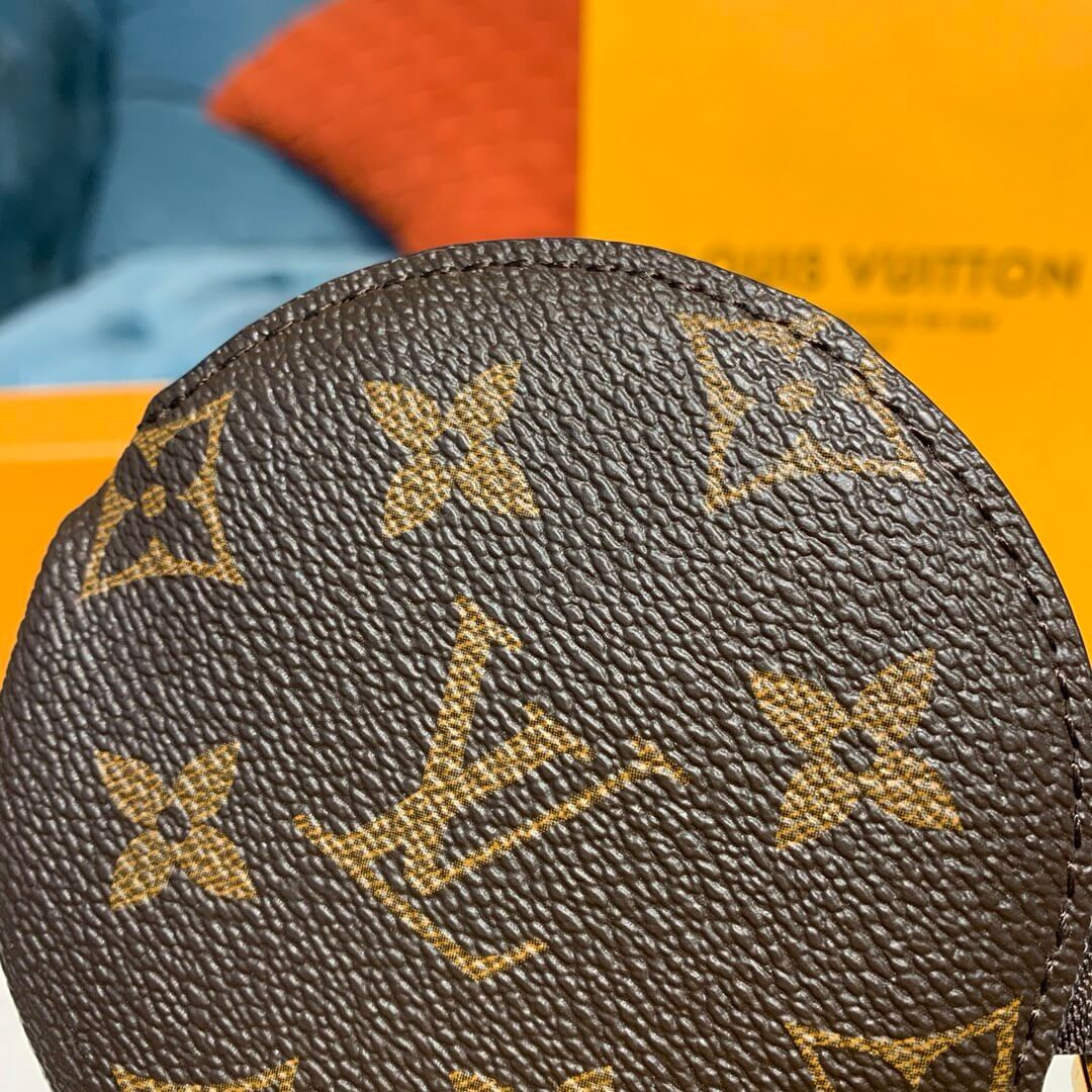 Louis Vuitton Courchevel Round Coin Purse M61926