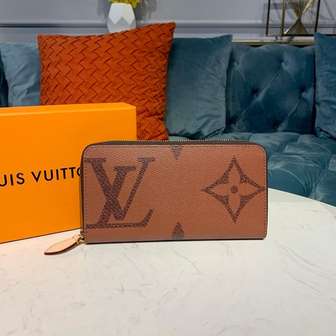 Louis Vuitton Monogram Giant Canvas Zippy Wallet M67687