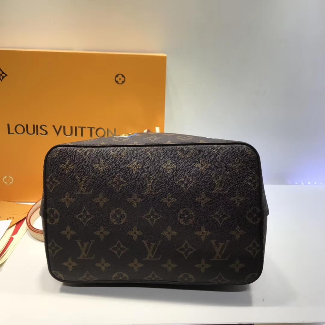 Louis Vuitton Monogram Canvas NeoNoe M44369
