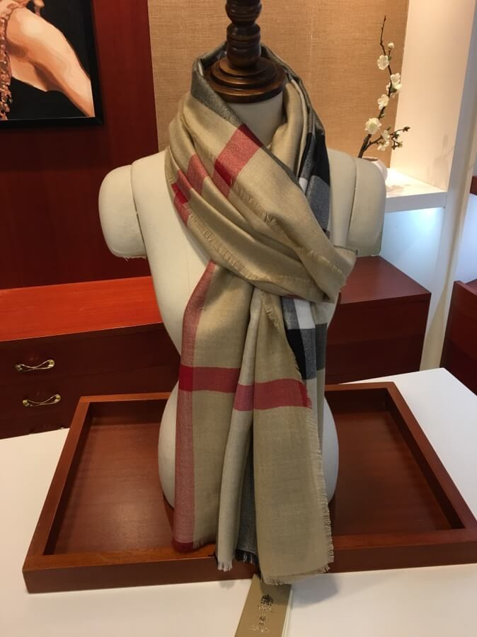 Burberry Check Wool Scarf 3743
