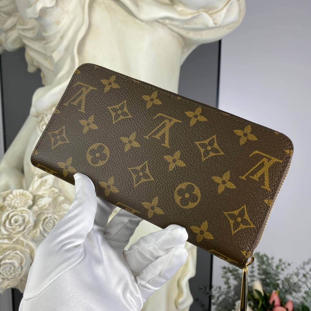 Louis Vuitton Christmas Animation 2020 Zippy Wallet M69750