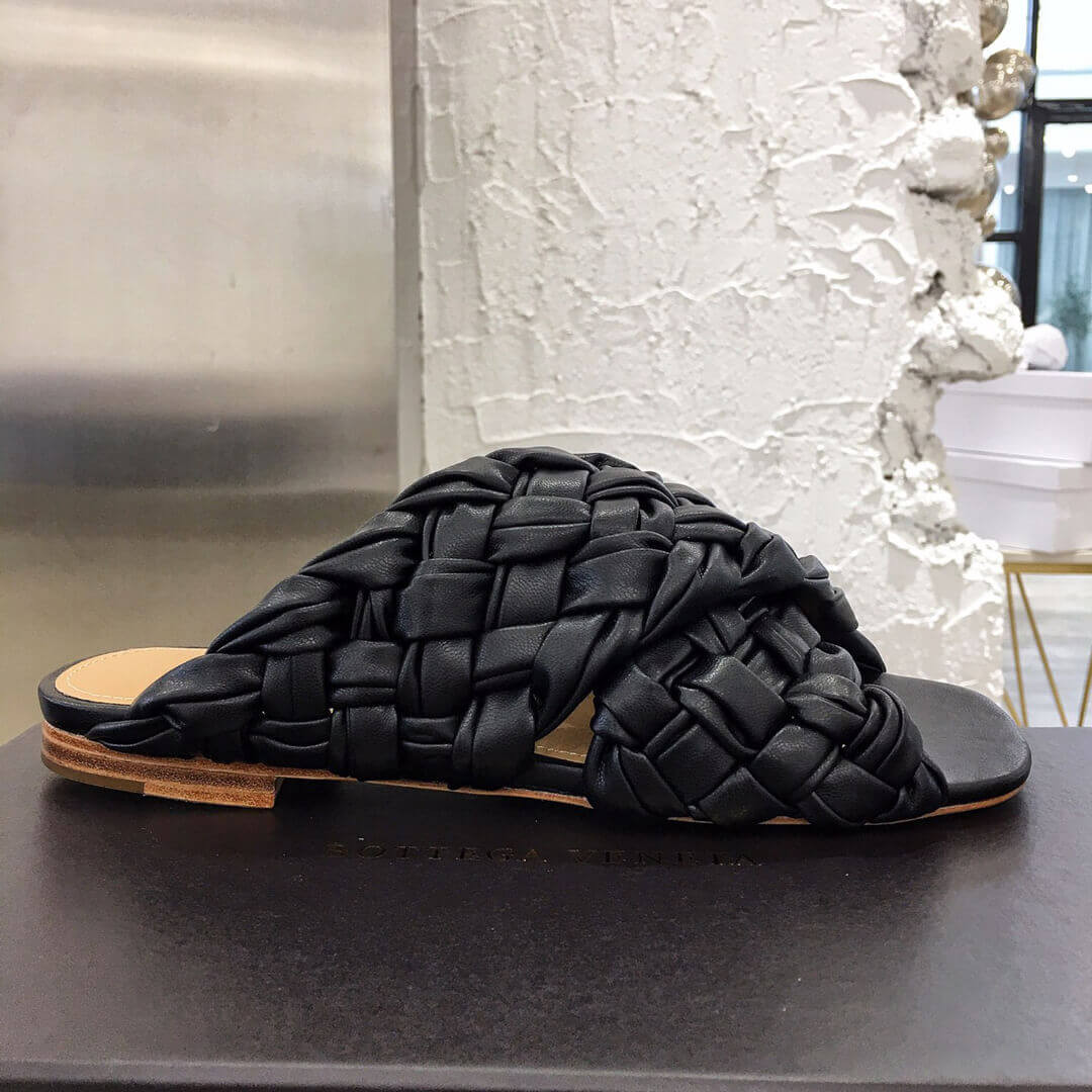 Bottega Veneta BV Board 631935