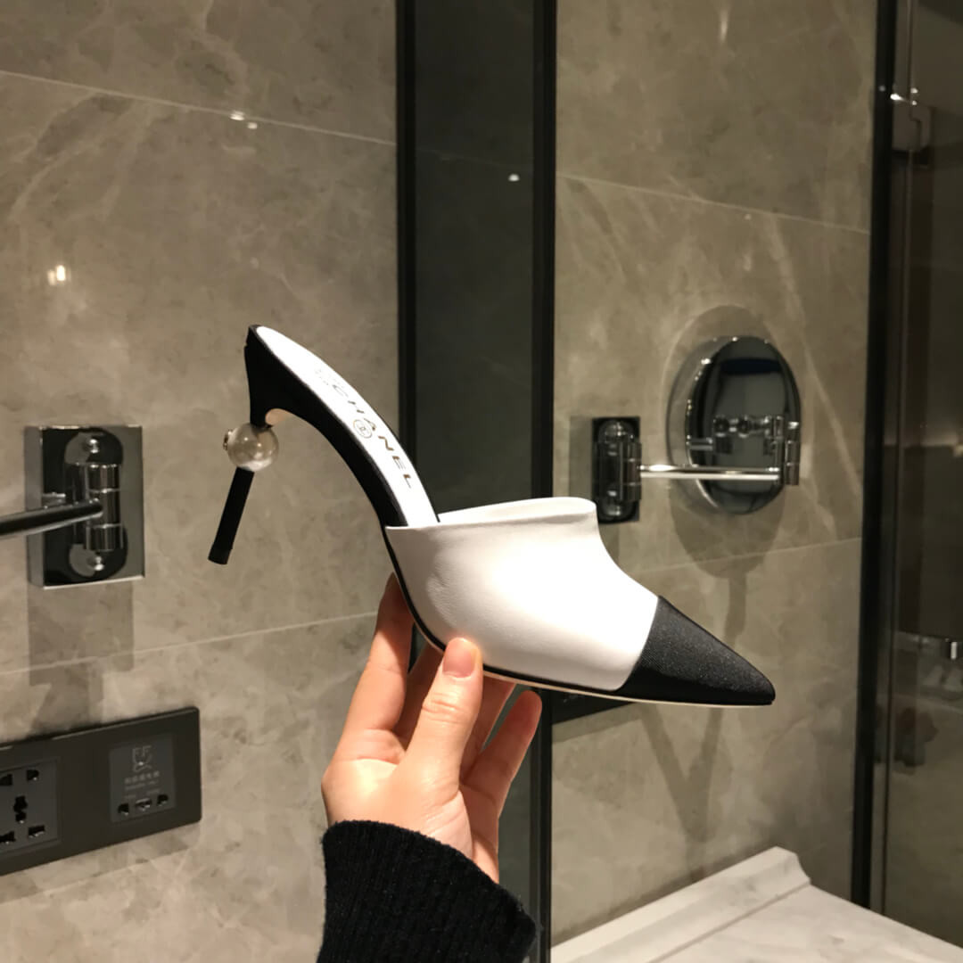 Chanel Pearl Mules G383421