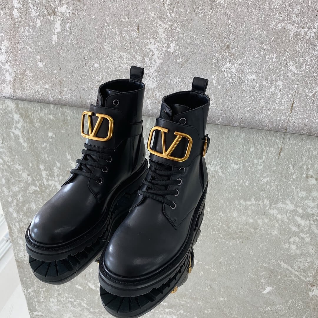 Valentino Garavani Go Logo Ankle Boots N91