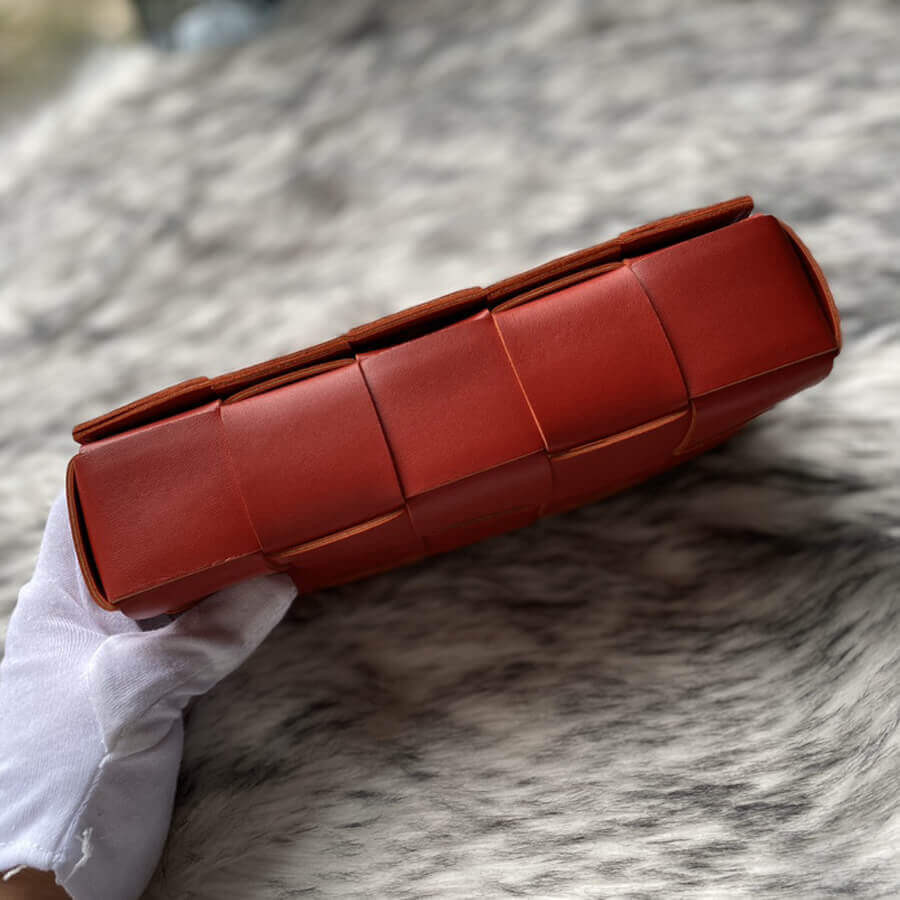 Bottega Veneta Maxi Weave Cassette Bag 578004