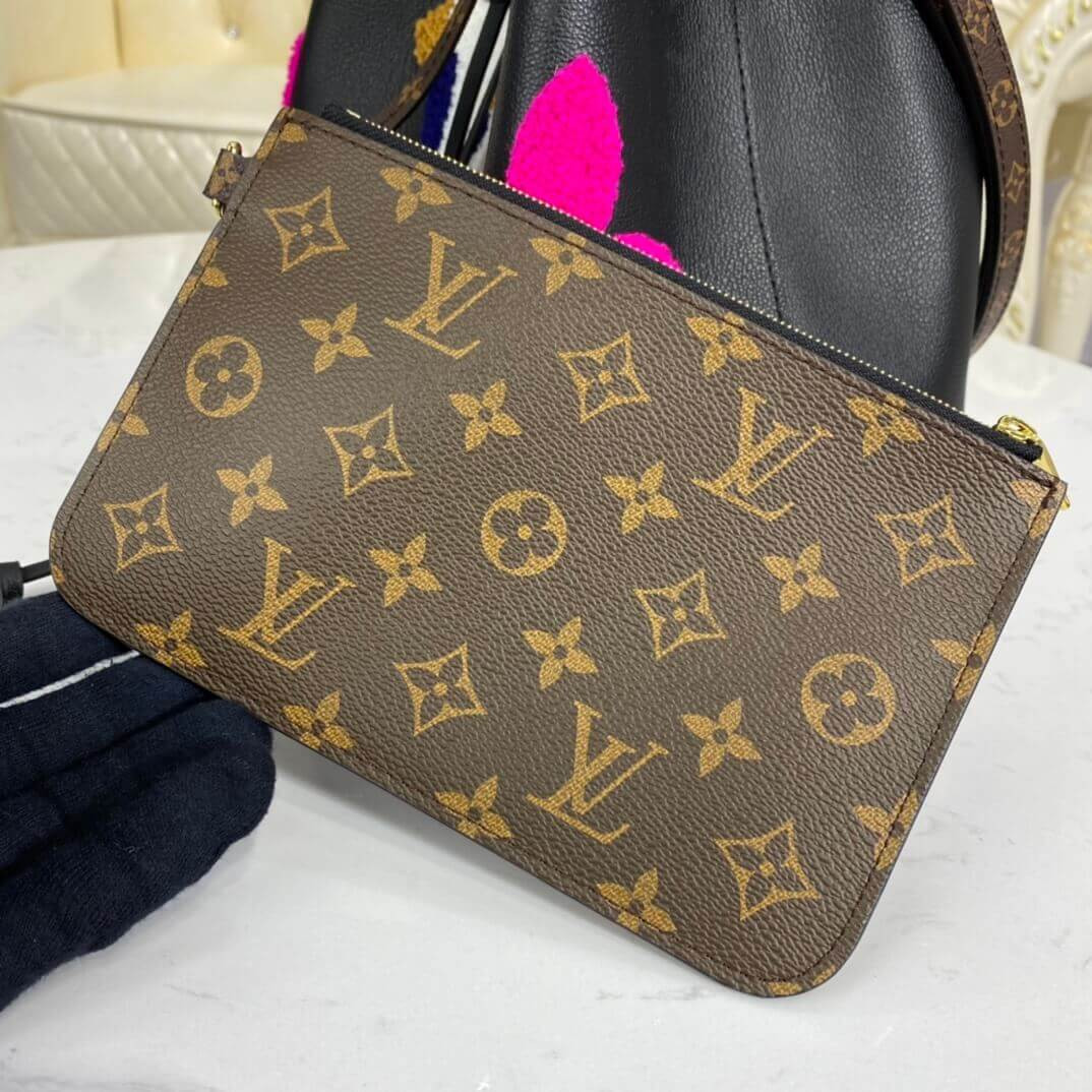 Louis Vuitton Neonoe MM M56963 In Leather and Shearling