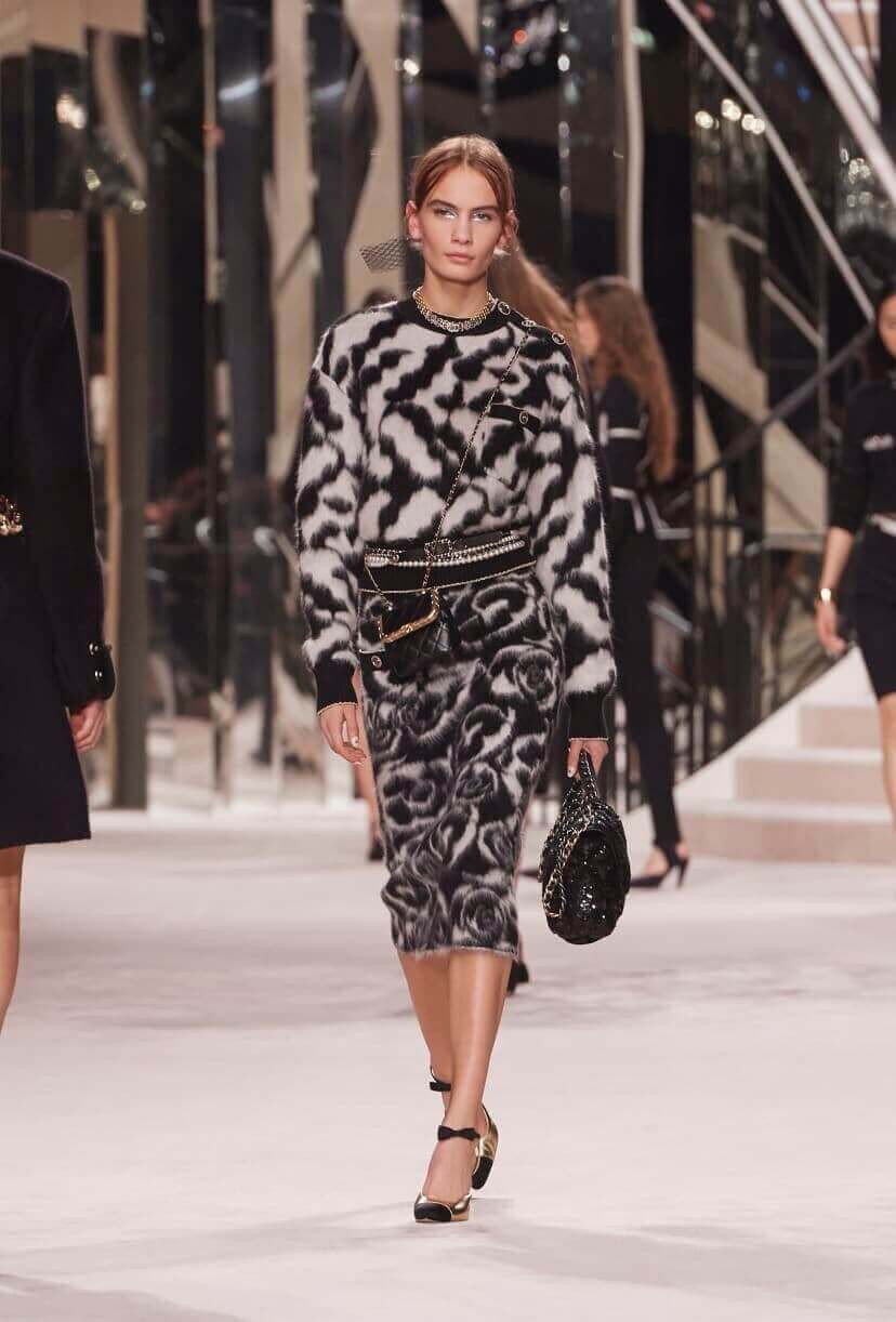 Chanel Aged Calfskin & CC Pearl Waist Chain 460973