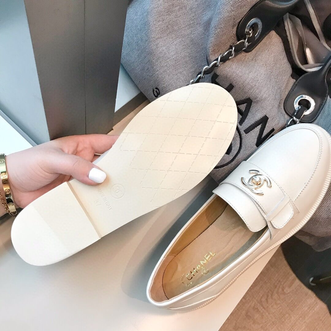 Chanel CC Turnlock Loafers And Leather Loafers G429295