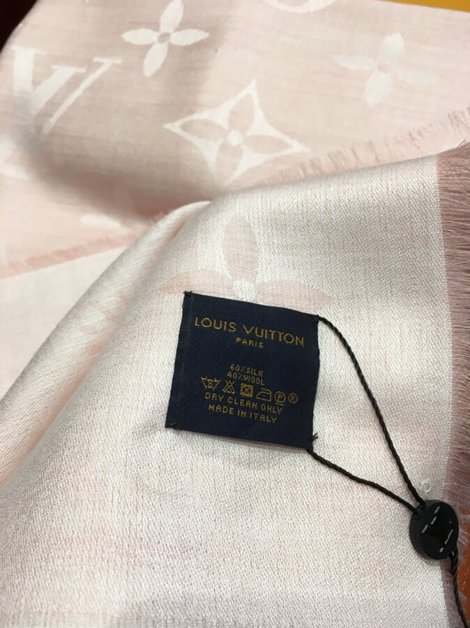 Louis Vuitton Daily Monogram Stole M70674