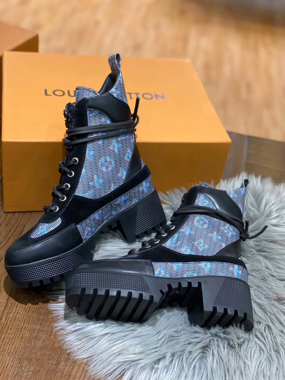 Louis Vuitton Laureate Desert Boot 1A5SM2