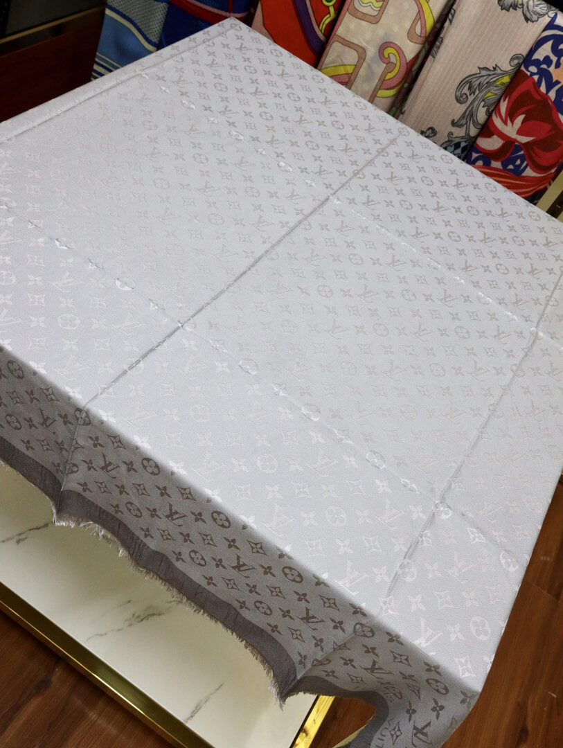 Louis Vuitton On The Edge Monogram Shawl M76371 M76372 M76465