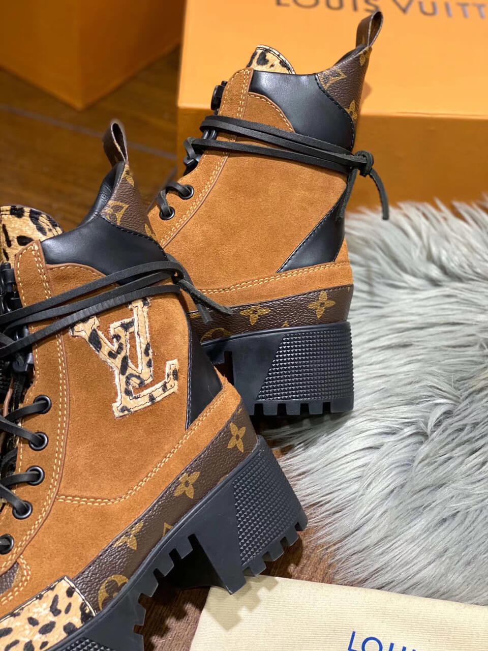 Louis Vuitton Laureate Desert Boot 1A5NOD