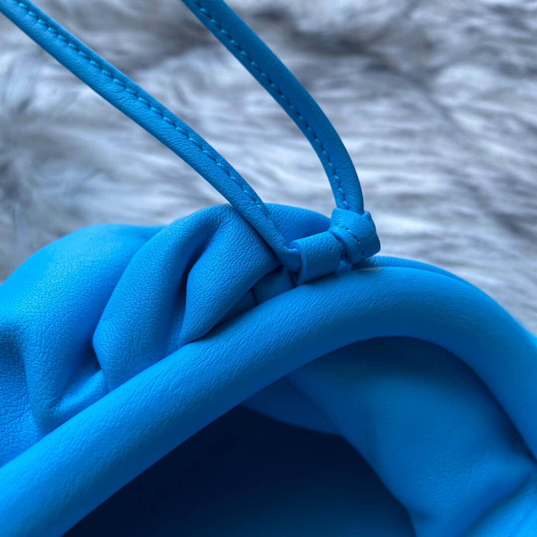 Bottega Veneta The Pouch 20 in Butter Calf Leather 570927