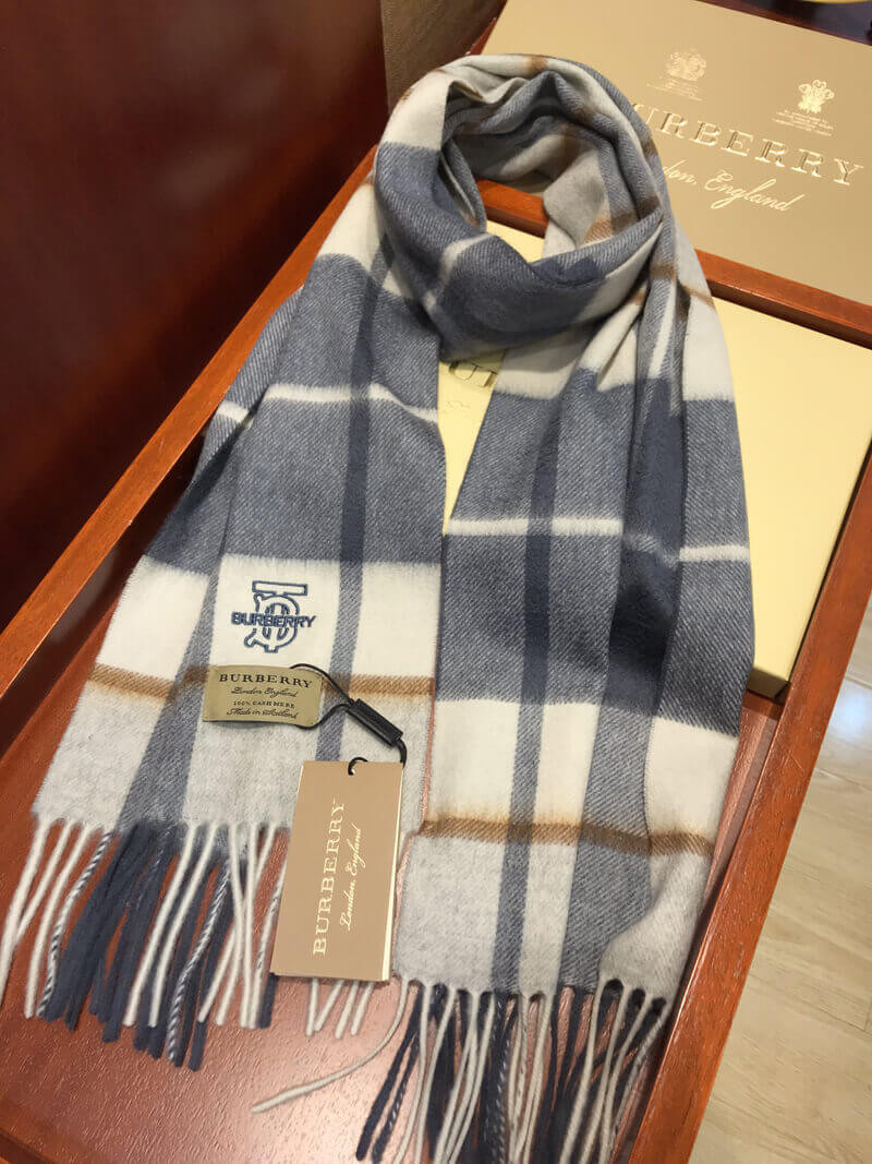 Burberry Unisex Check Wool Scarf 2404