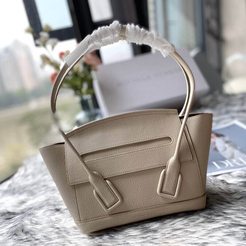 Bottega Veneta Small Arco In Grainy Calfskin 580725