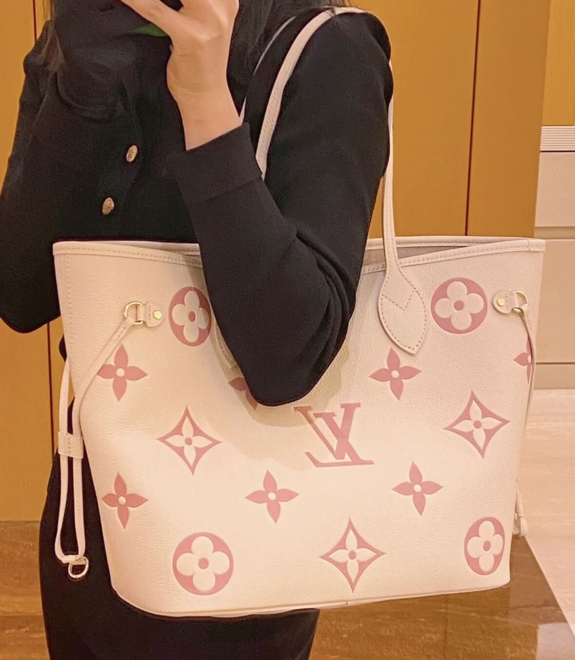 Louis Vuitton Monogram Empreinte Leather Neverfull MM M21579 Creme/Pink