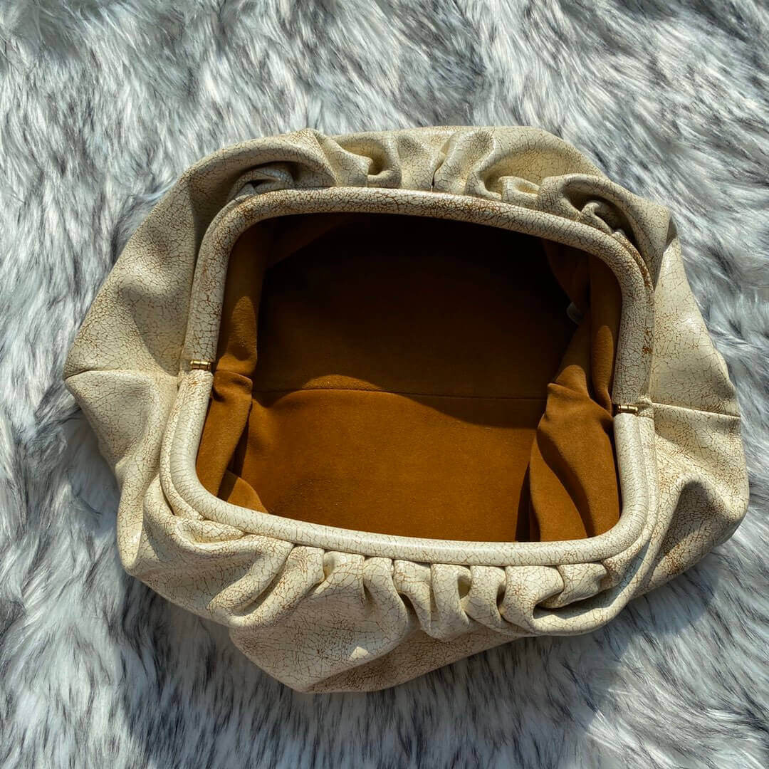 Bottega Veneta The Pouch 20 In Beige Craquele Leather 576227