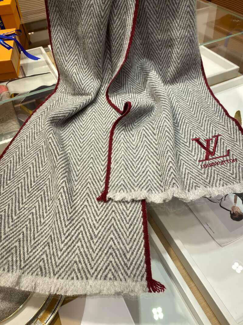 Louis Vuitton Cashmere Scarf M71040