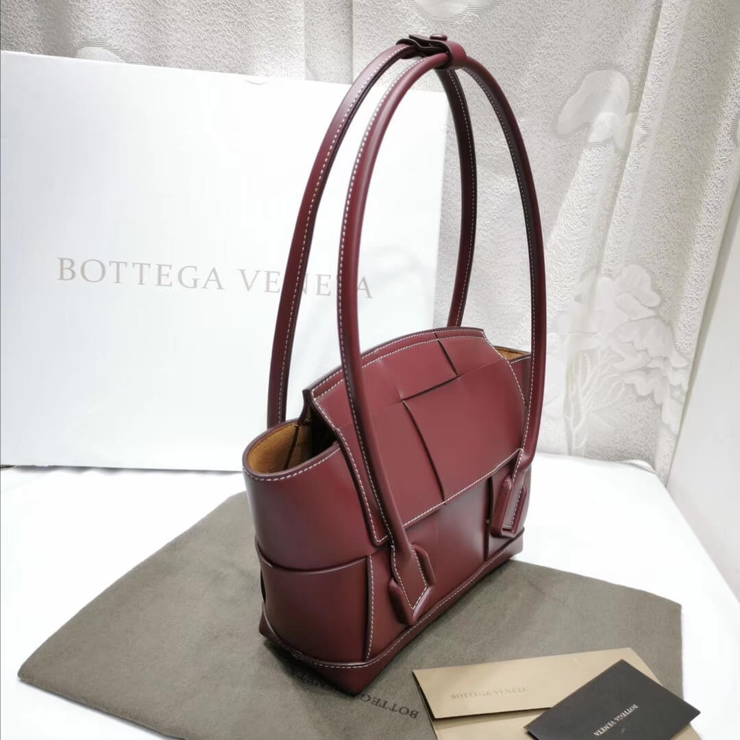 Bottega Veneta Small Arco In Smooth Weave 575943