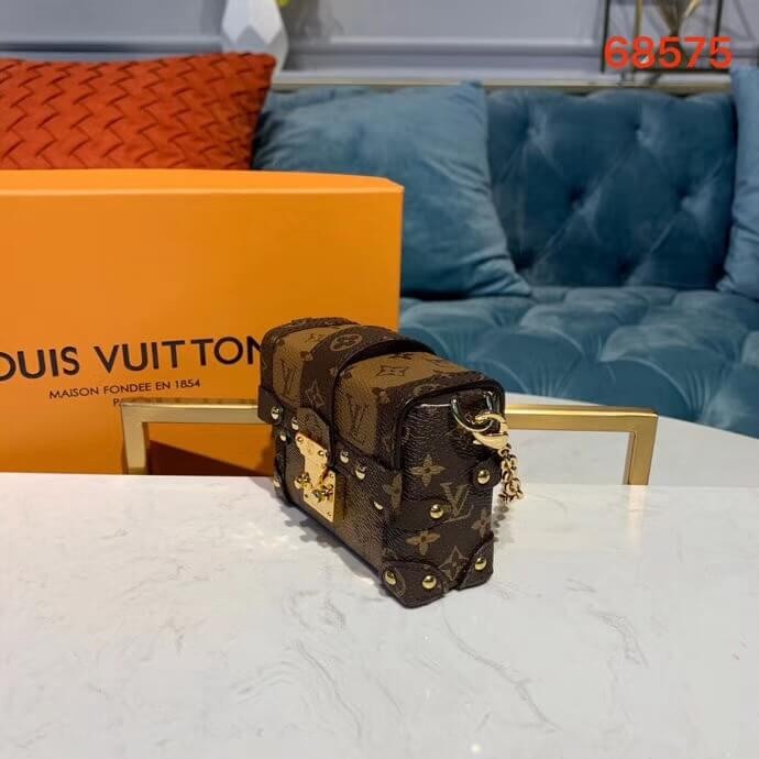 Louis Vuitton Essential Trunk M68575