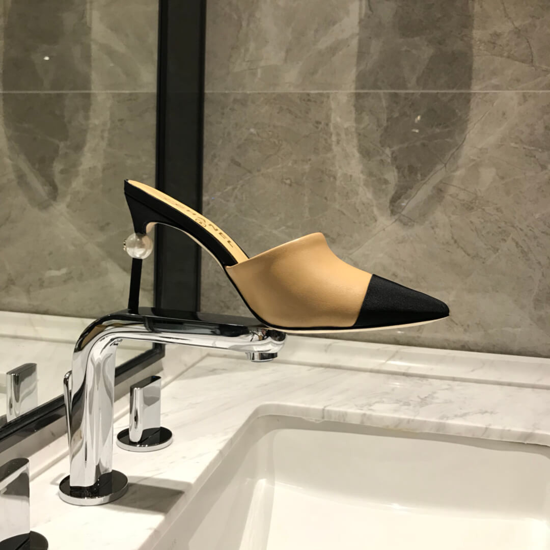 Chanel Pearl Mules G383421