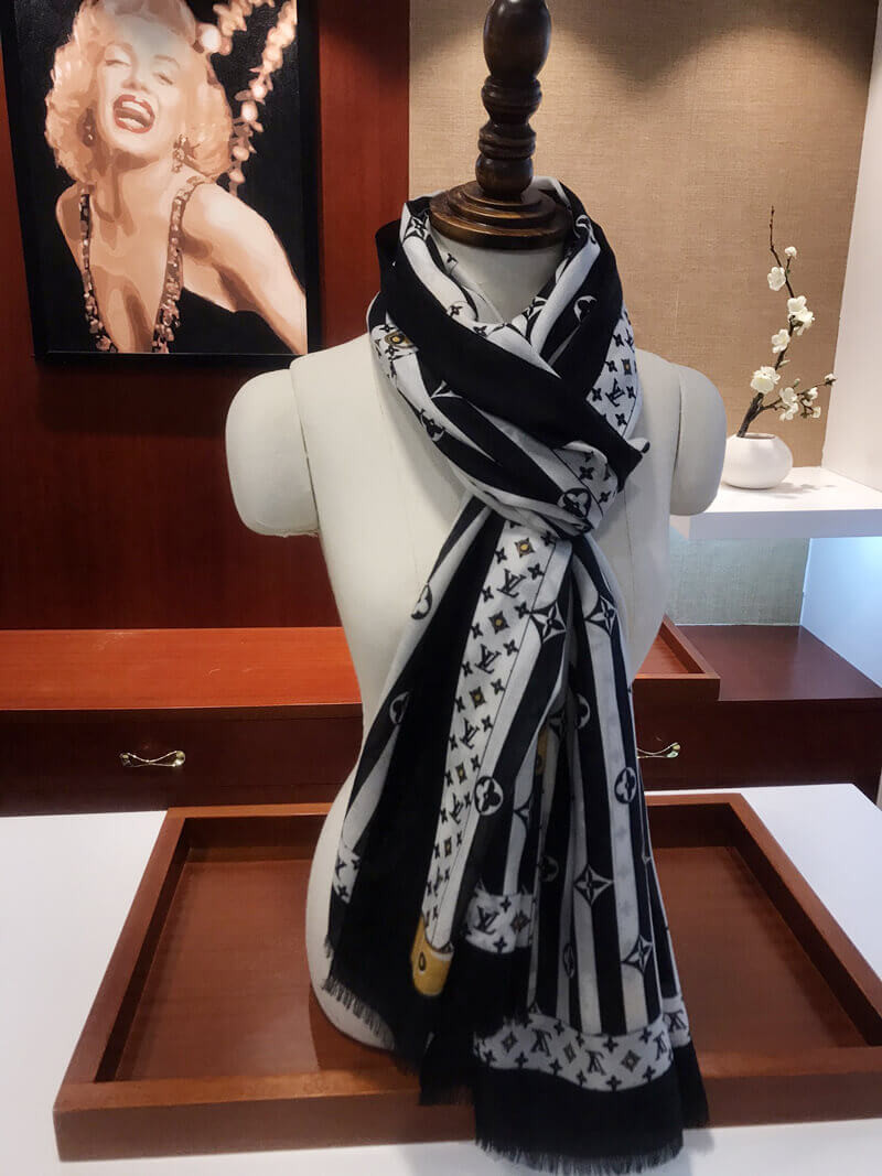 Louis Vuitton Monogram Confidential Scarf 2552