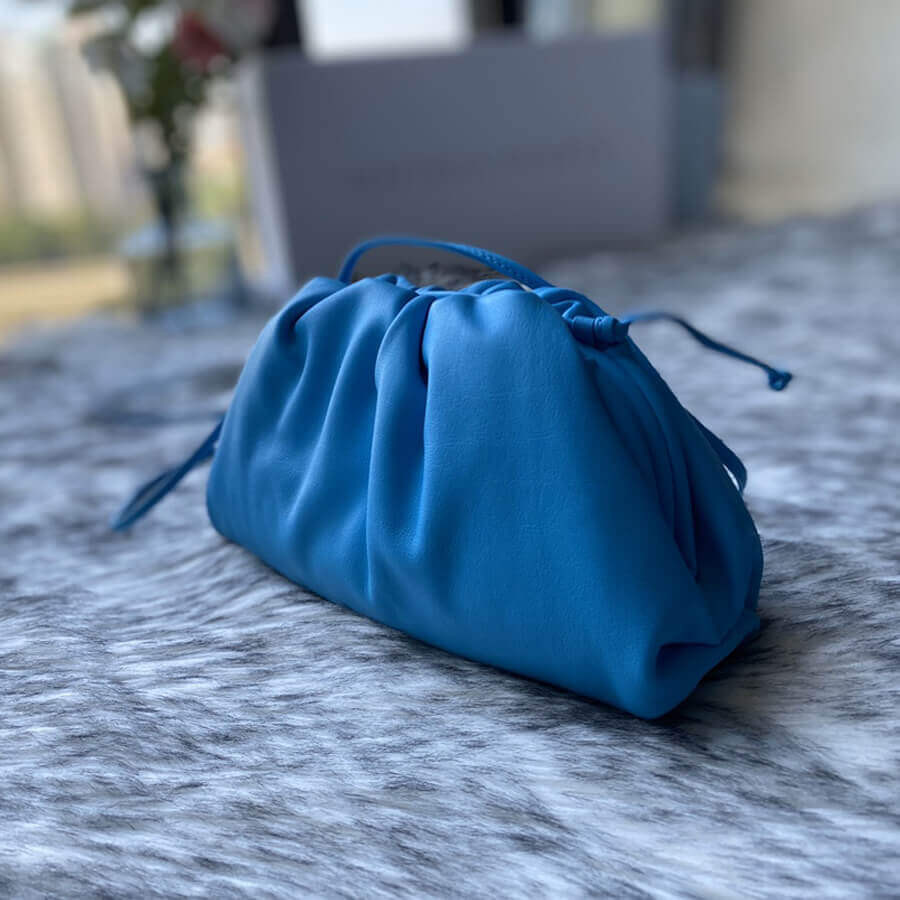 Bottega Veneta The Pouch 20 in Butter Calf Leather 570927