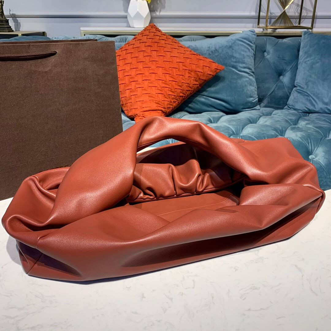 Bottega Veneta The Shoulder Pouch Large Leather Bag 607984