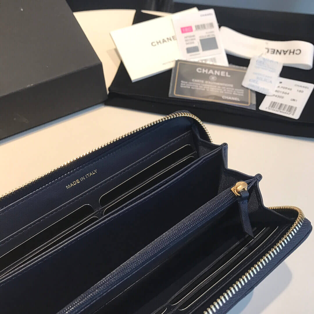 Chanel 19 Long Zipped Wallet AP0946