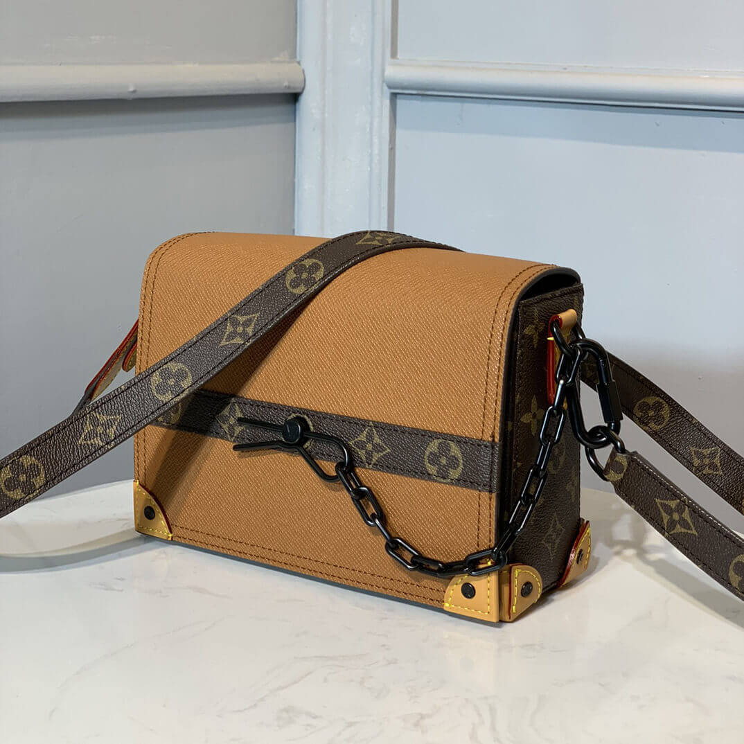 Louis Vuitton Flap Messenger Bag M30717 M30718