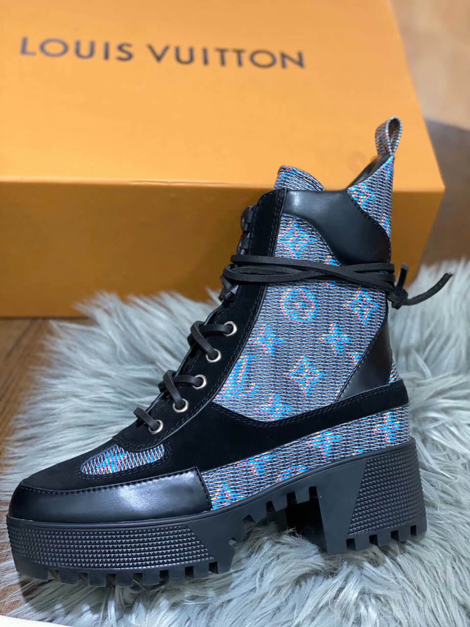 Louis Vuitton Laureate Desert Boot 1A5SM2