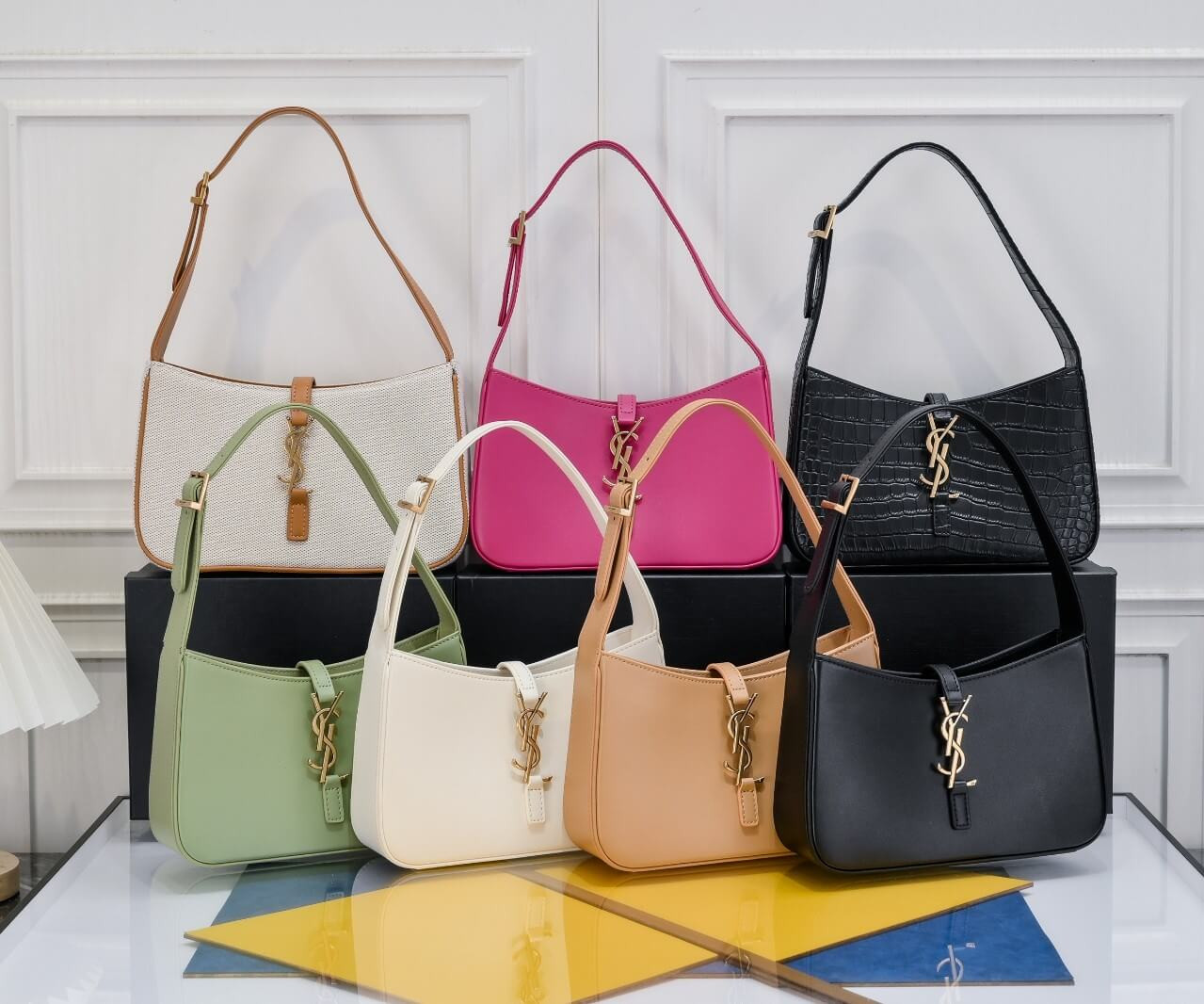 Saint Laurent Le 5 A 7 Shoulder Bag in Smooth Leather 657228