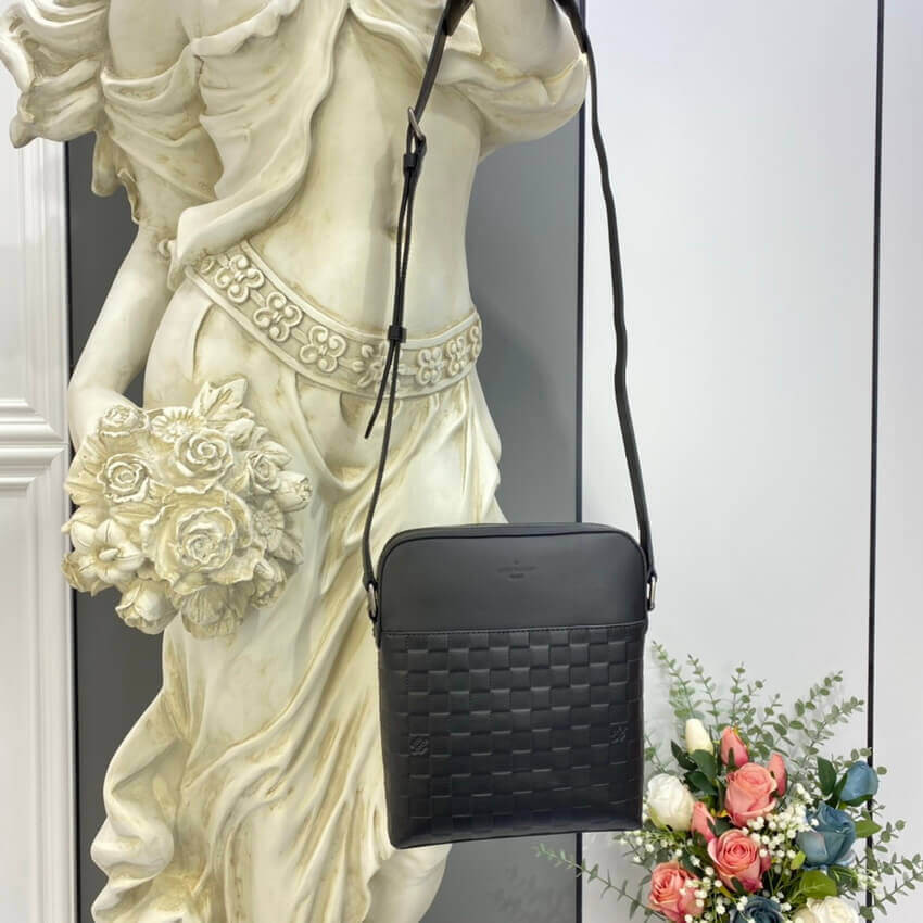 Louis Vuitton Damier Infini Leather District Pochette N23355